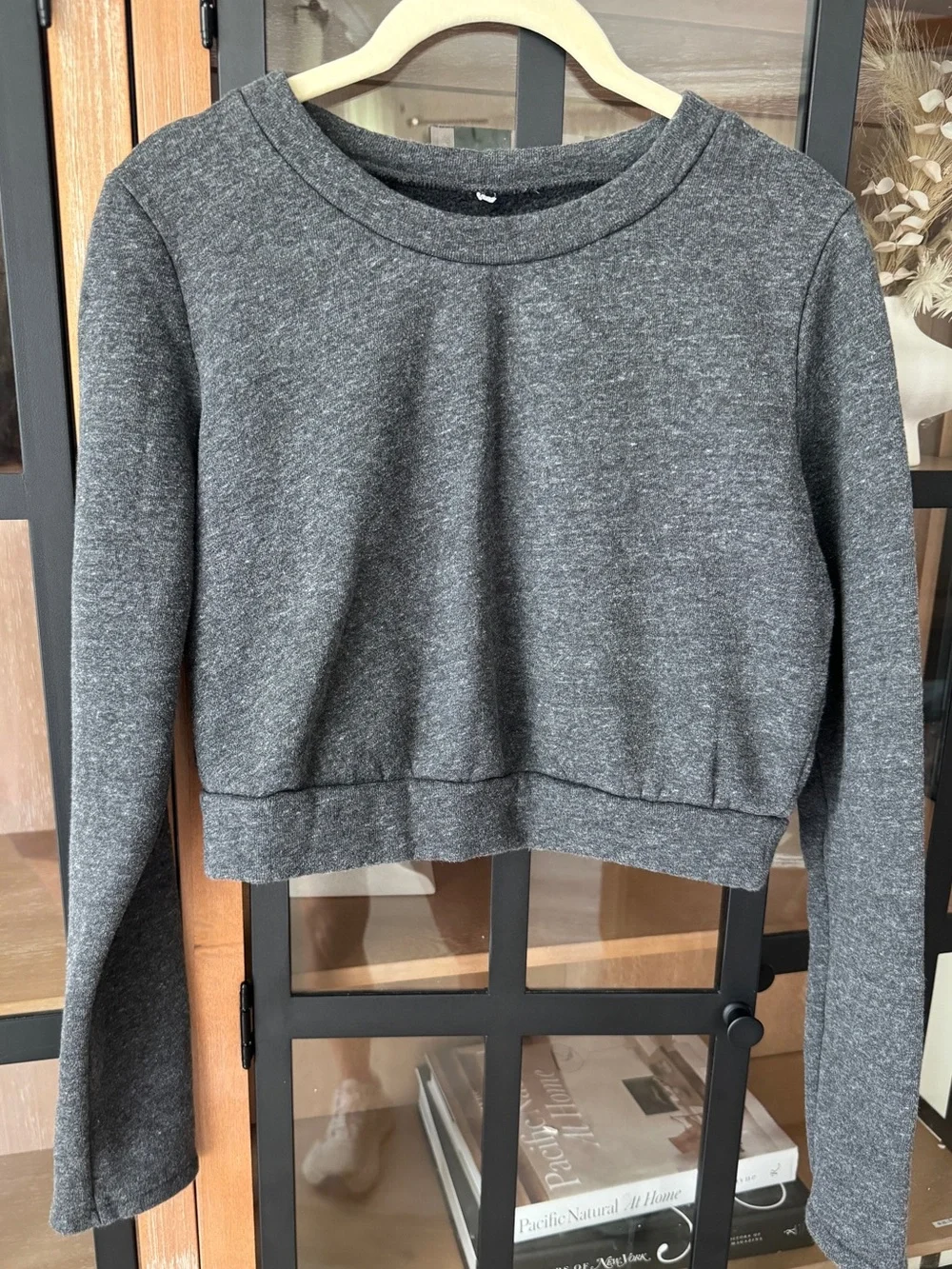ALO Elite Charcoal long sleeve tee cropped top sweatshirt knit fleece crewneck